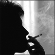La ley del tabaco prohíbe, entre otras cosas, fumar en los lugares de trabajo